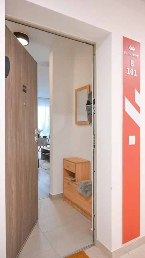 West Park Residence Apartment Budapeste Exterior foto
